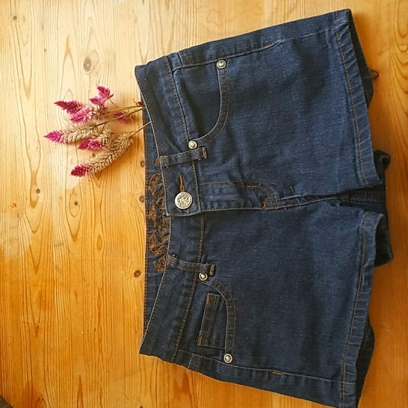 🦄2/$20🦄Denim Short Shorts - Picture 2 of 8